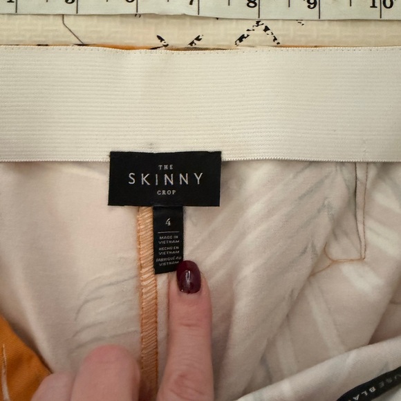 WHITE HOUSE BLACK MARKET PALM PRINT SKINNY‎ CROP PANTS 4 NWOT - Picture 9 of 12